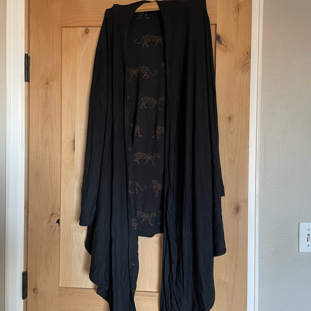 Sseko Black and Gold Open Front convertible, reversible Cardigan - Picture 4 of 6